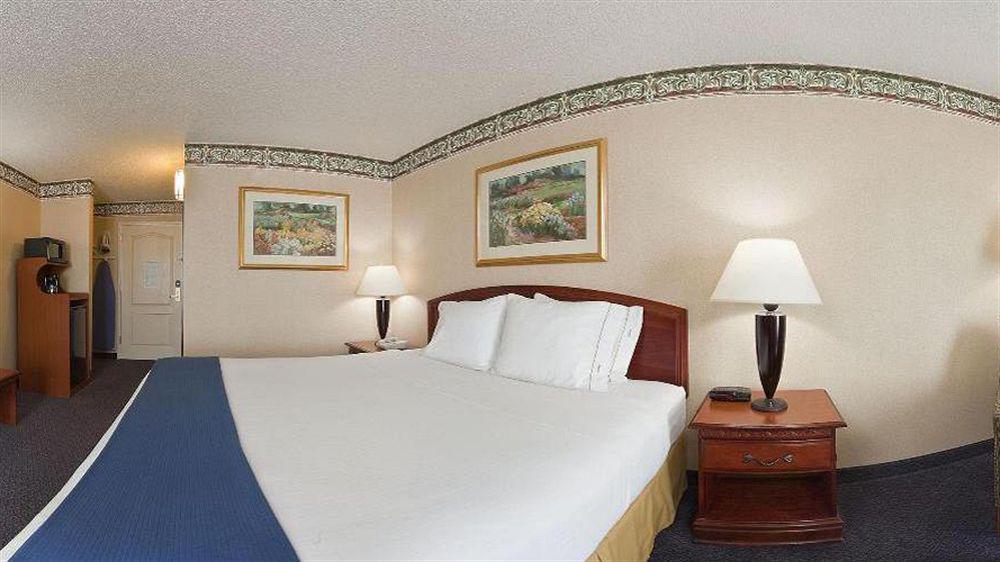 Holiday Inn Express Hotel & Suites Reading By Ihg Dış mekan fotoğraf