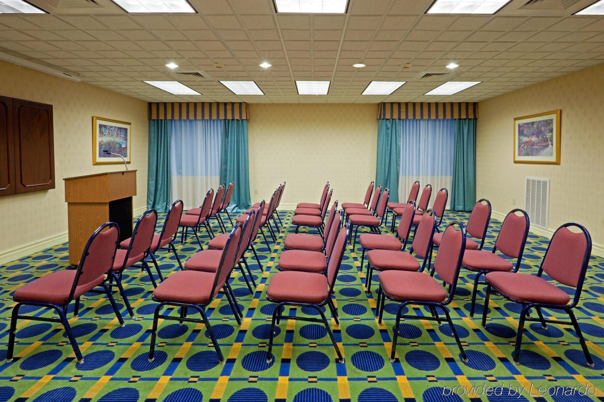 Holiday Inn Express Hotel & Suites Reading By Ihg Dış mekan fotoğraf