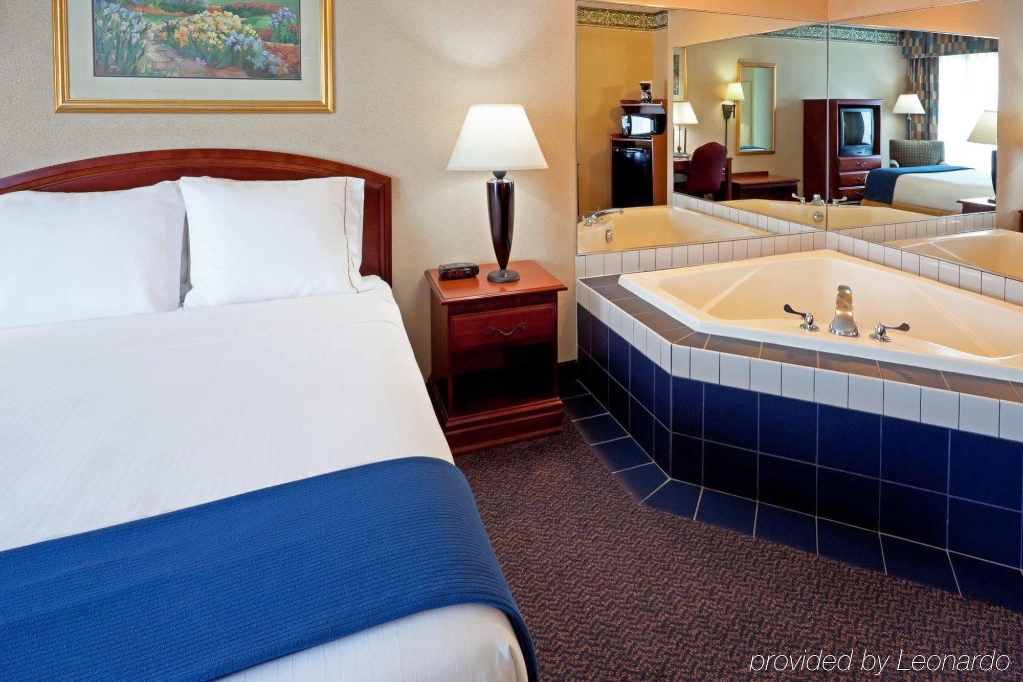Holiday Inn Express Hotel & Suites Reading By Ihg Dış mekan fotoğraf
