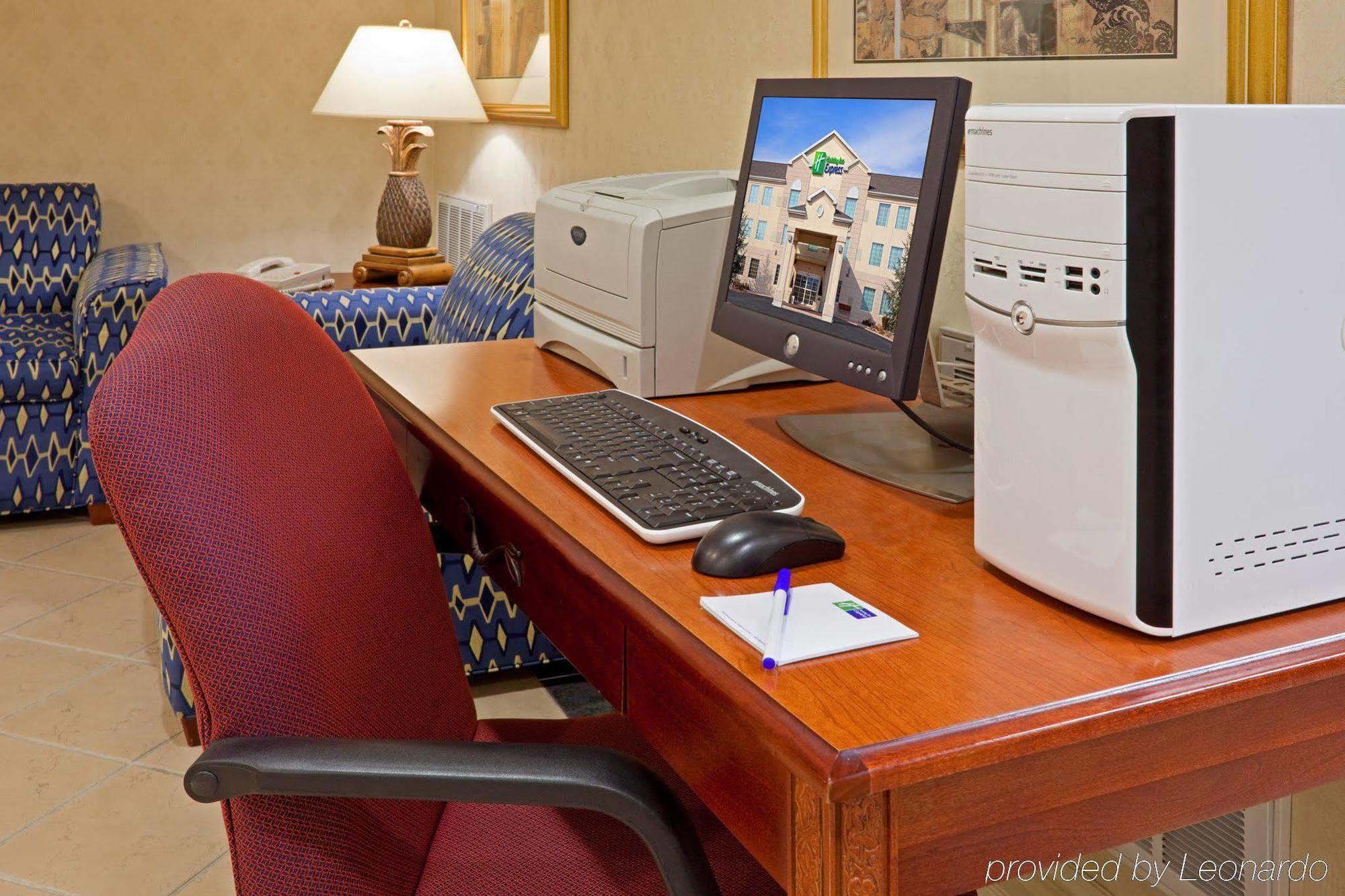 Holiday Inn Express Hotel & Suites Reading By Ihg Dış mekan fotoğraf